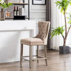 Banqueta de balcão Wingback com capitonê e tachas de 24" com pernas cinza-antigo